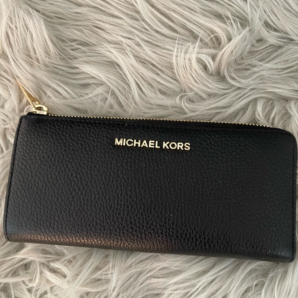 Michael Kors Full Size Leather Wallet